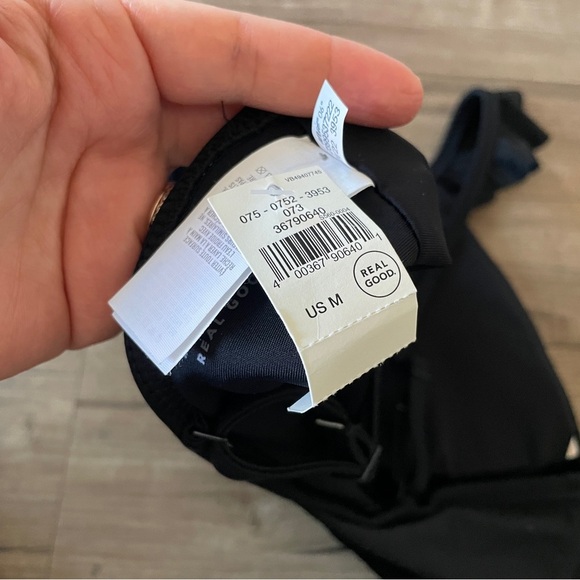 NWT Aerie ruffle triangle bikini top black size M - Picture 3 of 3